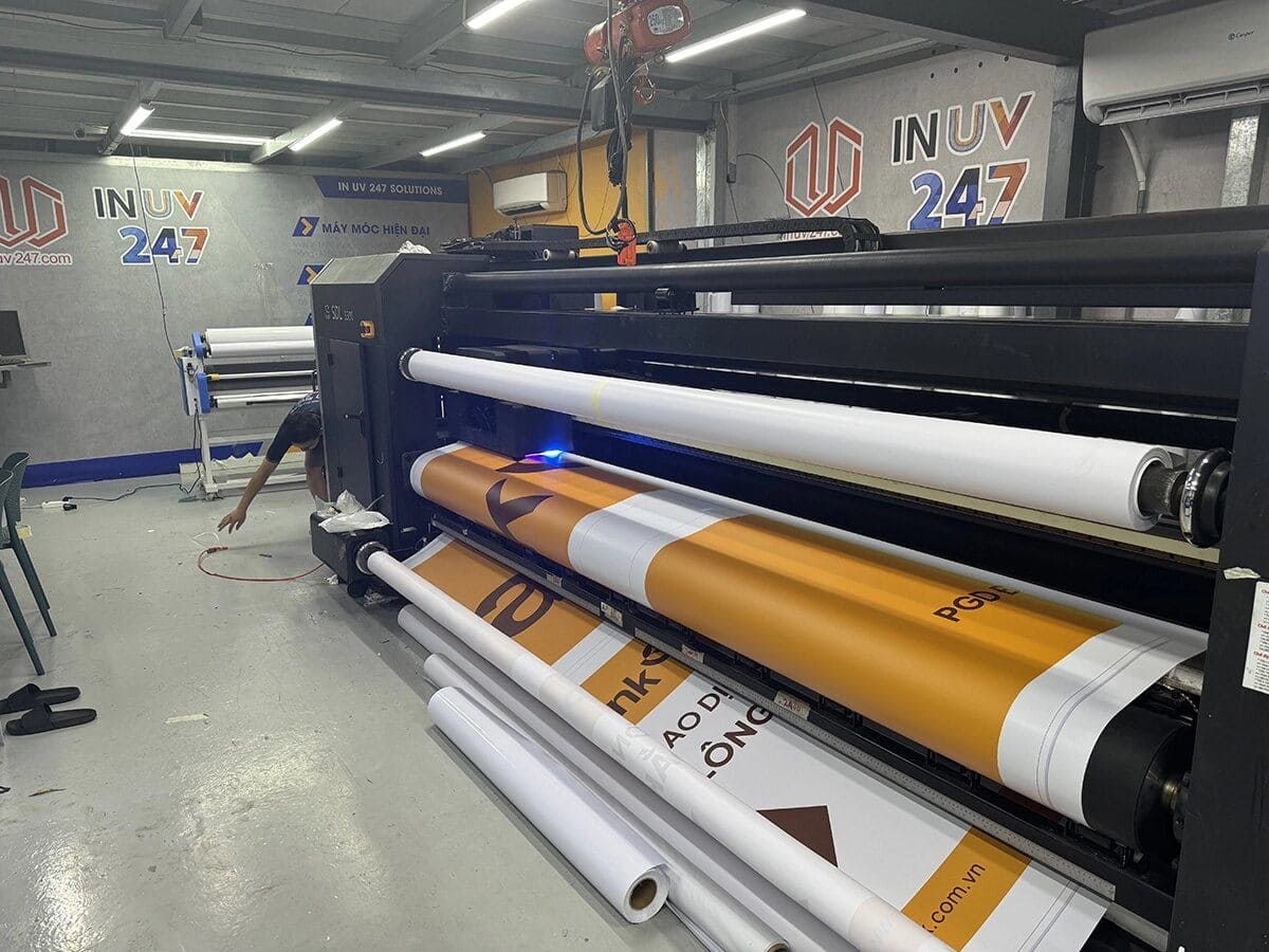 Máy in UV chuyên nghiệp