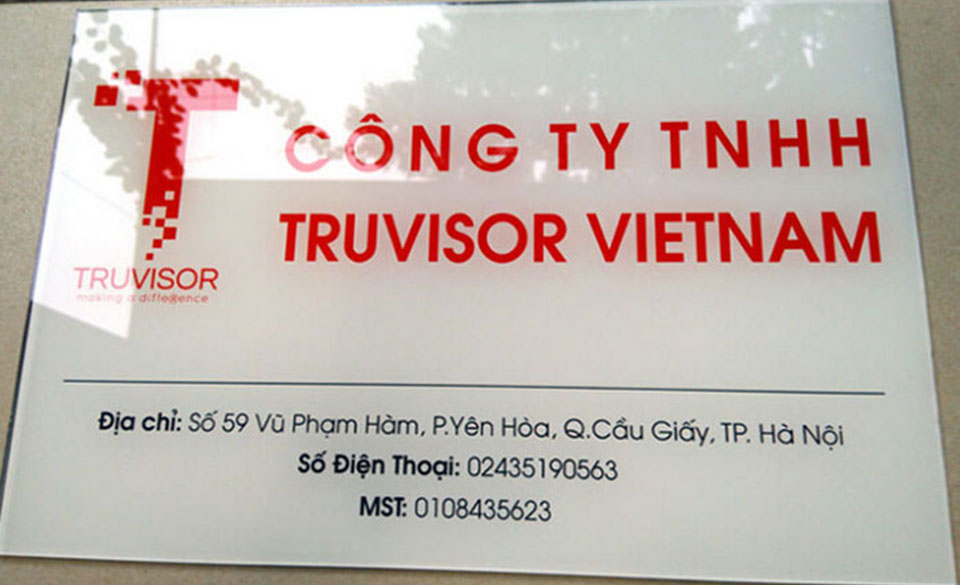Bảng tên công ty in phẳng trên mica