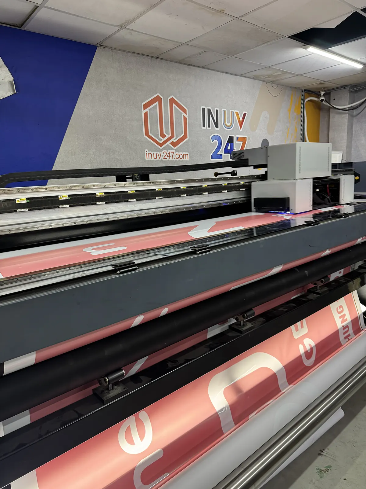 Máy in uv cuộn 8 màu