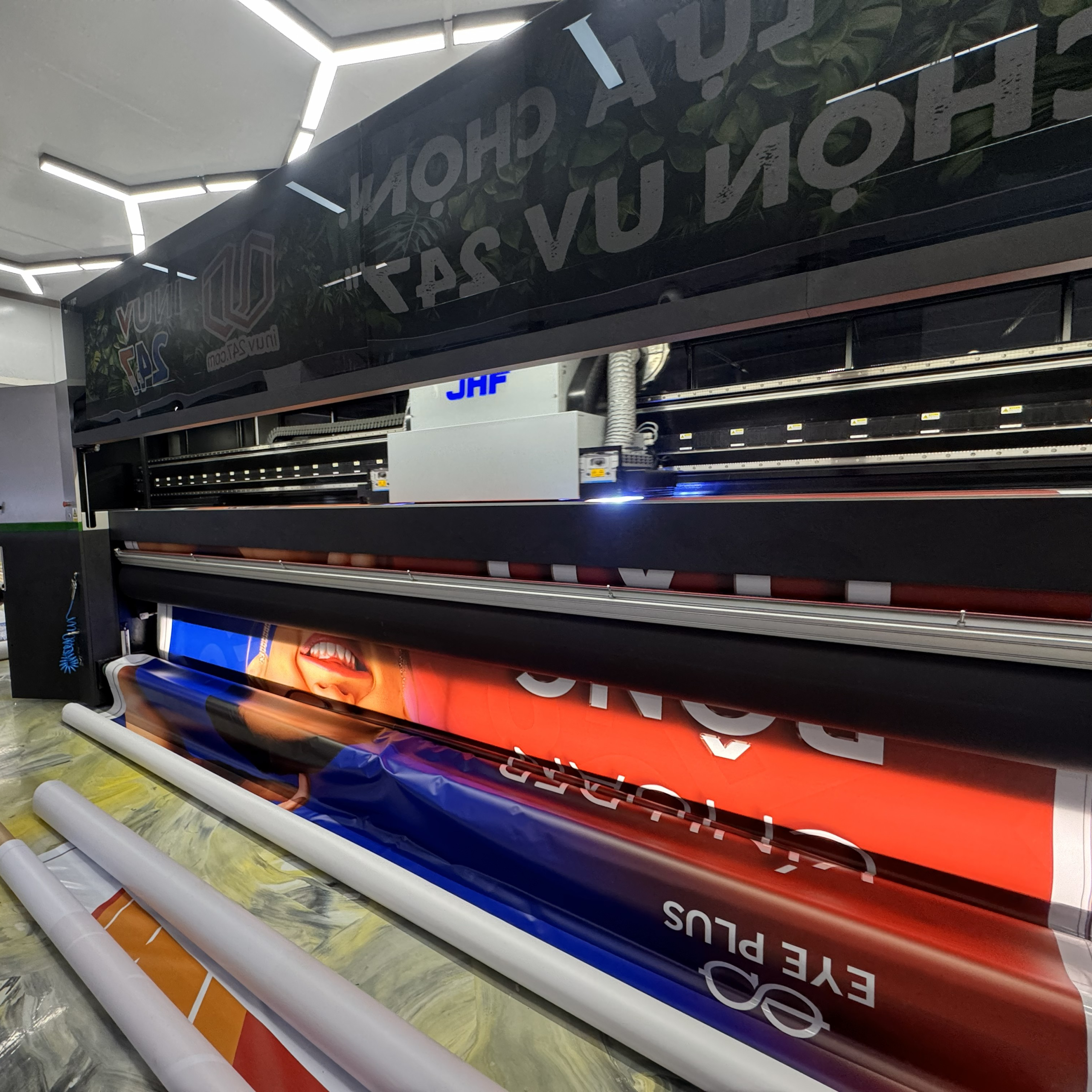 INUV247 19 may moc xuong in uv scaled